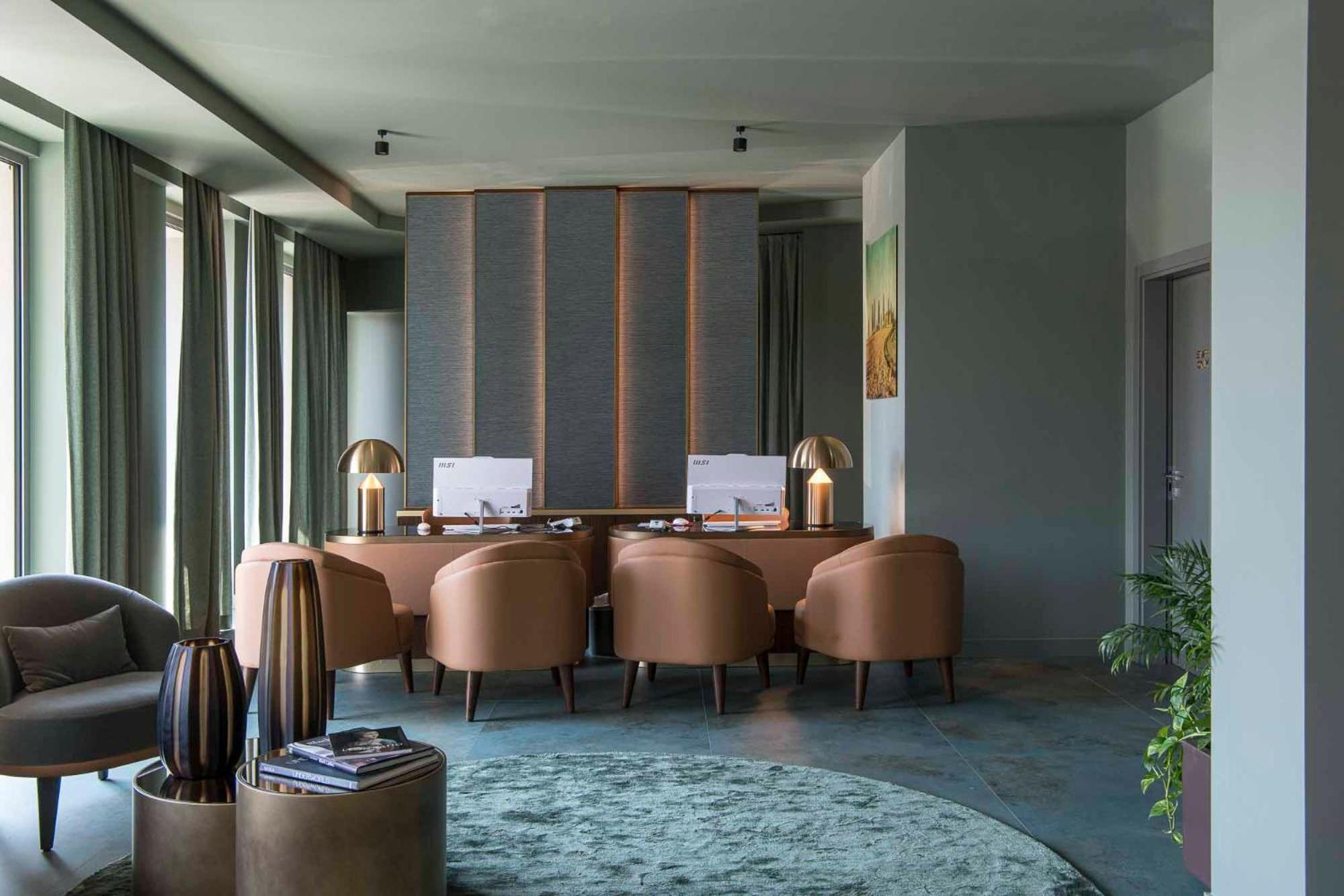 Columbus Urban Resort Florence Luaran gambar The interior of the hotel