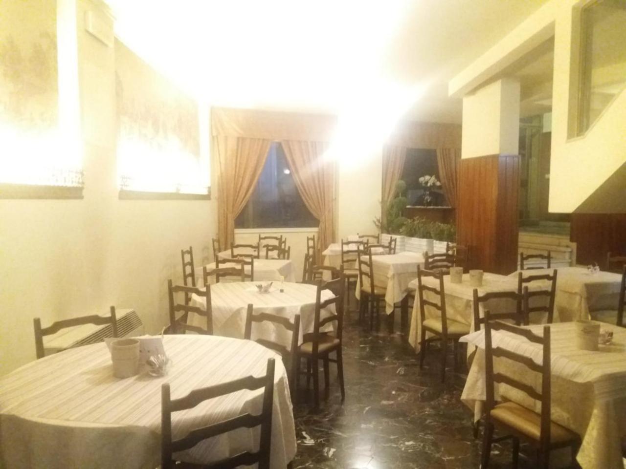 Columbus Urban Resort Florence Luaran gambar Interior of the restaurant