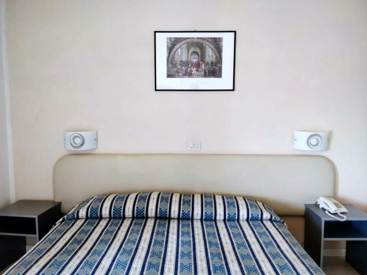 Columbus Urban Resort Florence Luaran gambar A typical room at the hotel